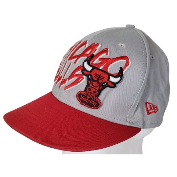 Chicago Bulls HWC SnapBack Hat Cap 9Fifty New Era Windy City Gray Red Logo - Picture 9 of 14
